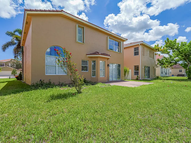 $2,600 | 5605 Spanish River Road, Fort Pierce, FL 34951