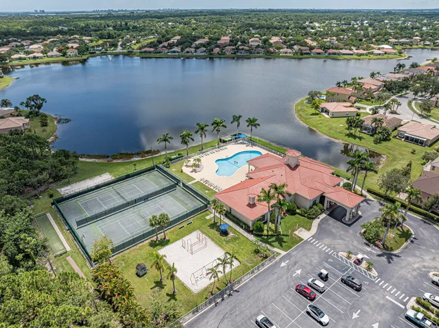 $2,600 | 5605 Spanish River Road, Fort Pierce, FL 34951