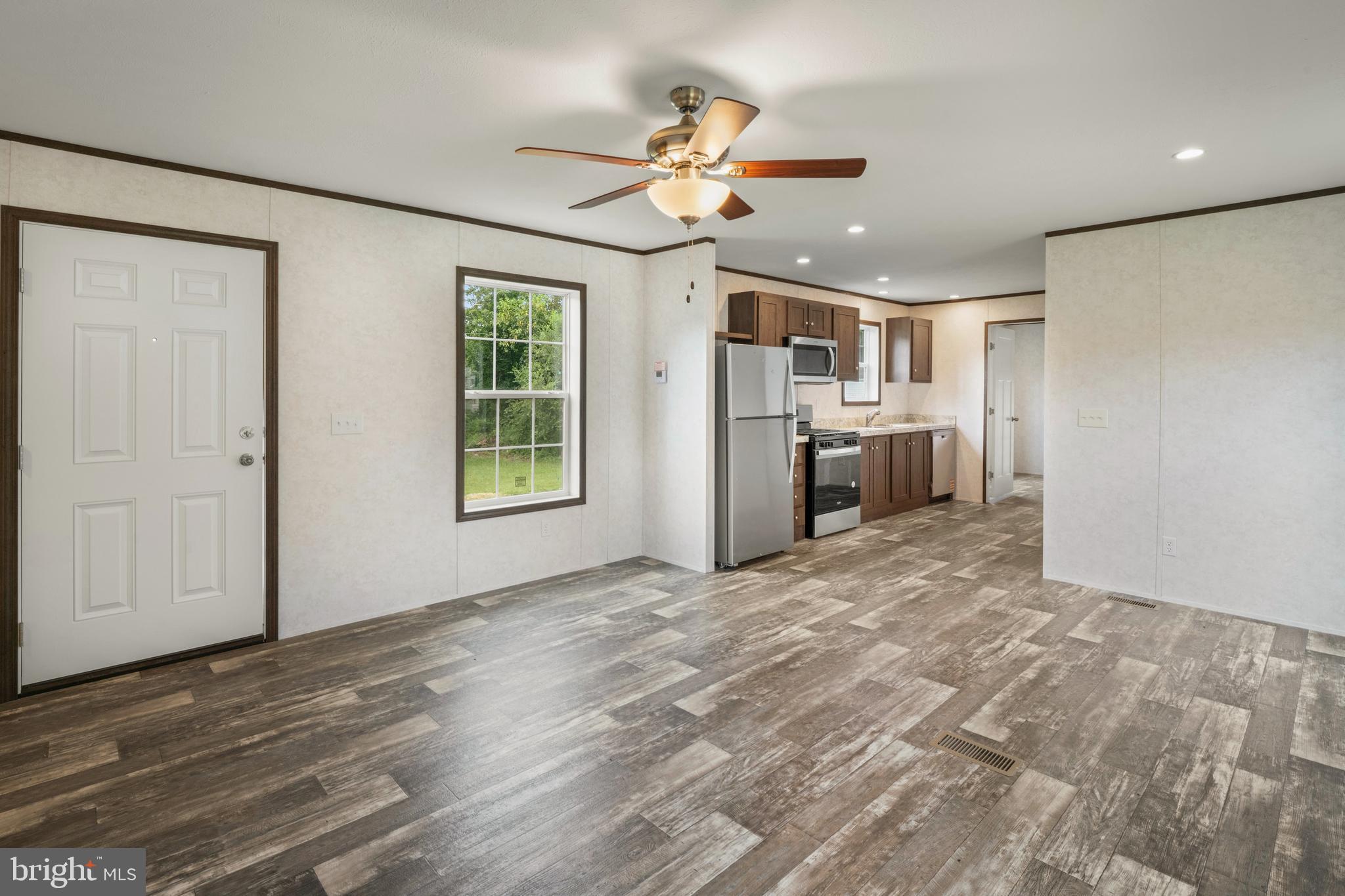 1920 South Delsea Drive, Unit 21 Vineland, NJ 08360 - Photo 8 of 22 Living Room / Dining Area