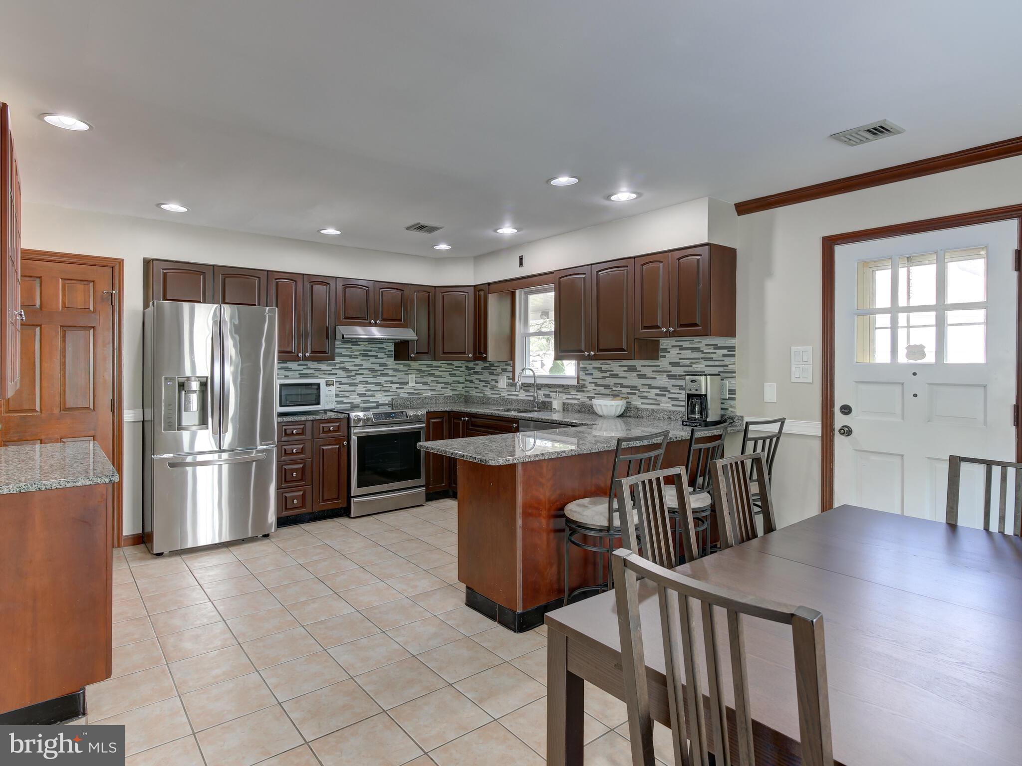 8 Donna Lane Wayne, PA 19087 - Photo 15 of 41 Newer appliances