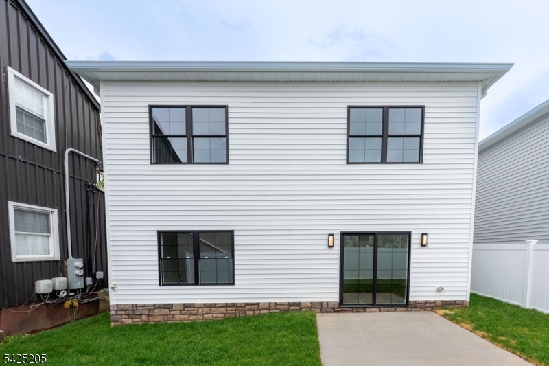 404 Rutgers Avenue Hillside, NJ 07205 - Photo 5 of 25