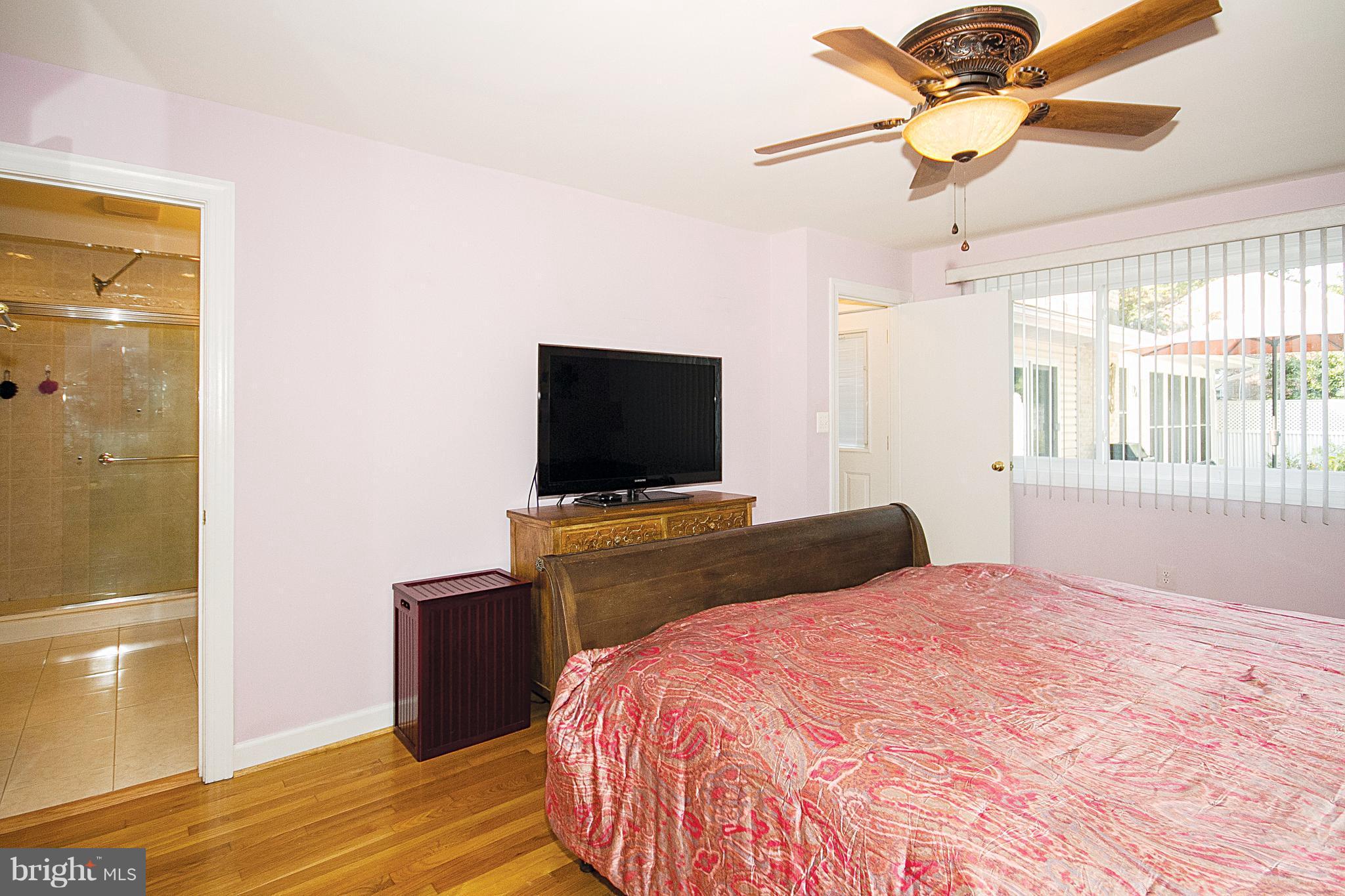 1820 Greenberry Road Baltimore, MD 21209 - Photo 17 of 30 Bedroom (Master)