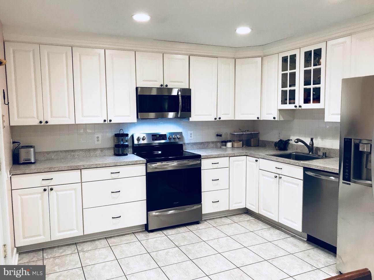 1820 Greenberry Road Baltimore, MD 21209 - Photo 4 of 30 All Stainless Steel Appliances 2017
