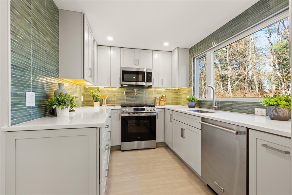 12 Hickory Road Sudbury, MA 01776 - Photo 17 of 40 Gallery Image 17