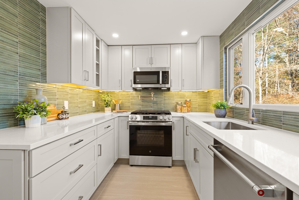 12 Hickory Road Sudbury, MA 01776 - Photo 19 of 40 Gallery Image 19