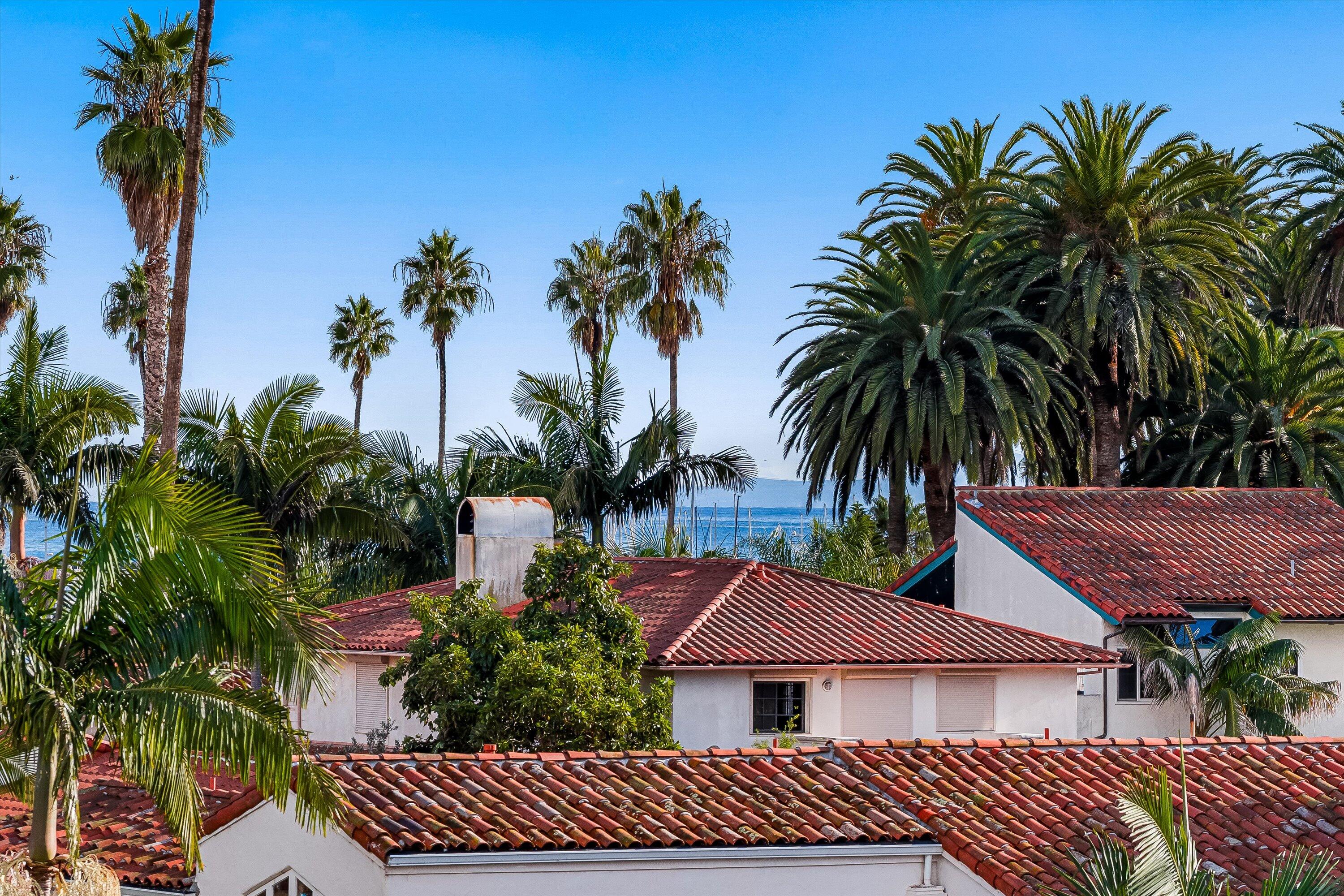 118 Chapala Street Santa Barbara, CA 93101 - Photo 38 of 46 a front view of a house with a garden