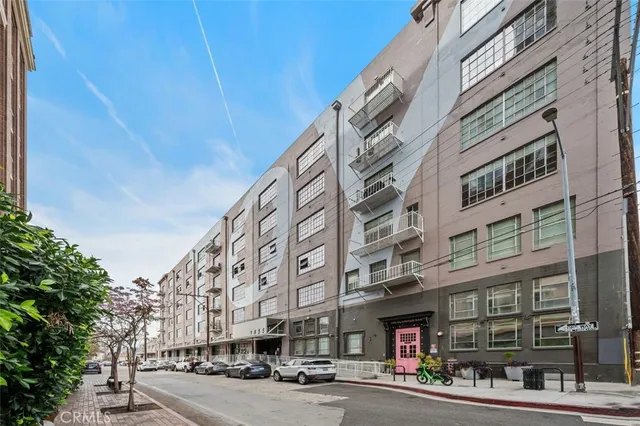 $4,600 | 1855 Industrial Street, Unit 306, Los Angeles, CA 90021