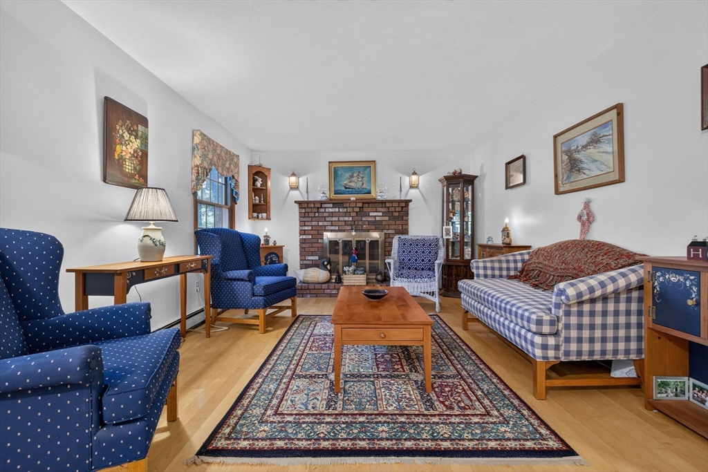 9 Spruce Road North Reading, MA 01864 - Photo 5 of 26