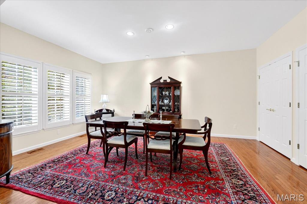 23 Sappington Villa Court St. Louis, MO 63126 - Photo 2 of 43