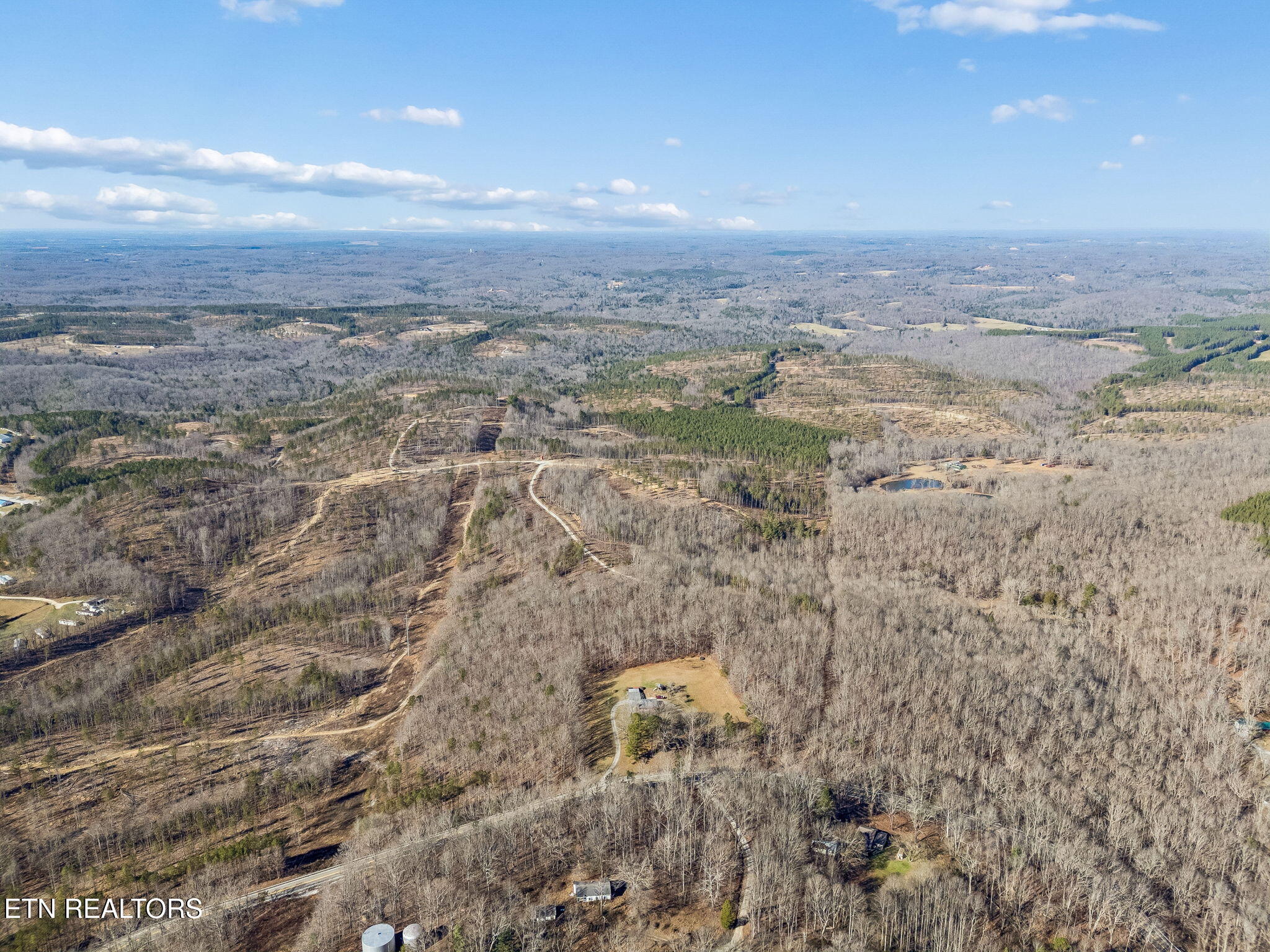 27 Sr Sunbright, TN 37872 - Photo 2 of 29 2-Tract 38 - 002