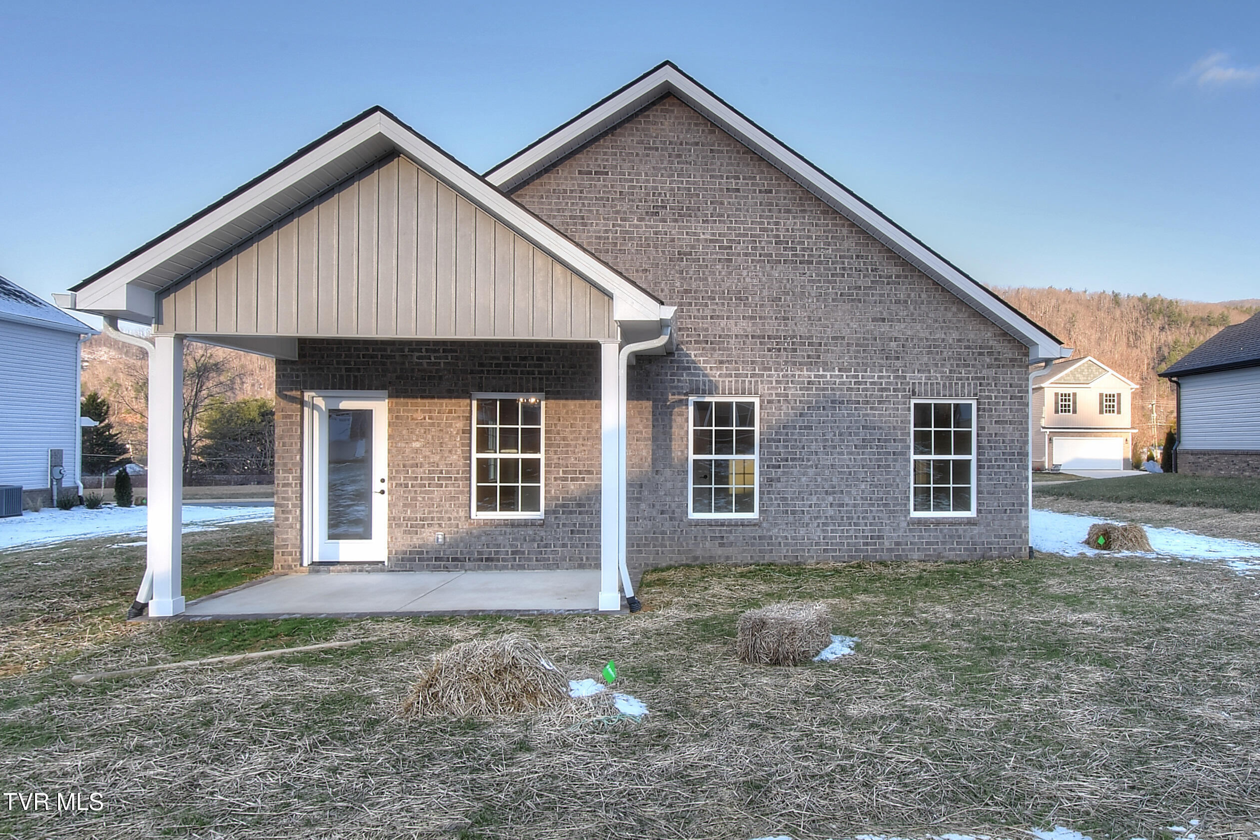 121 Ervin Loop Erwin, TN 37650 - Photo 27 of 29 DSC_0553_4_5_6_7_8