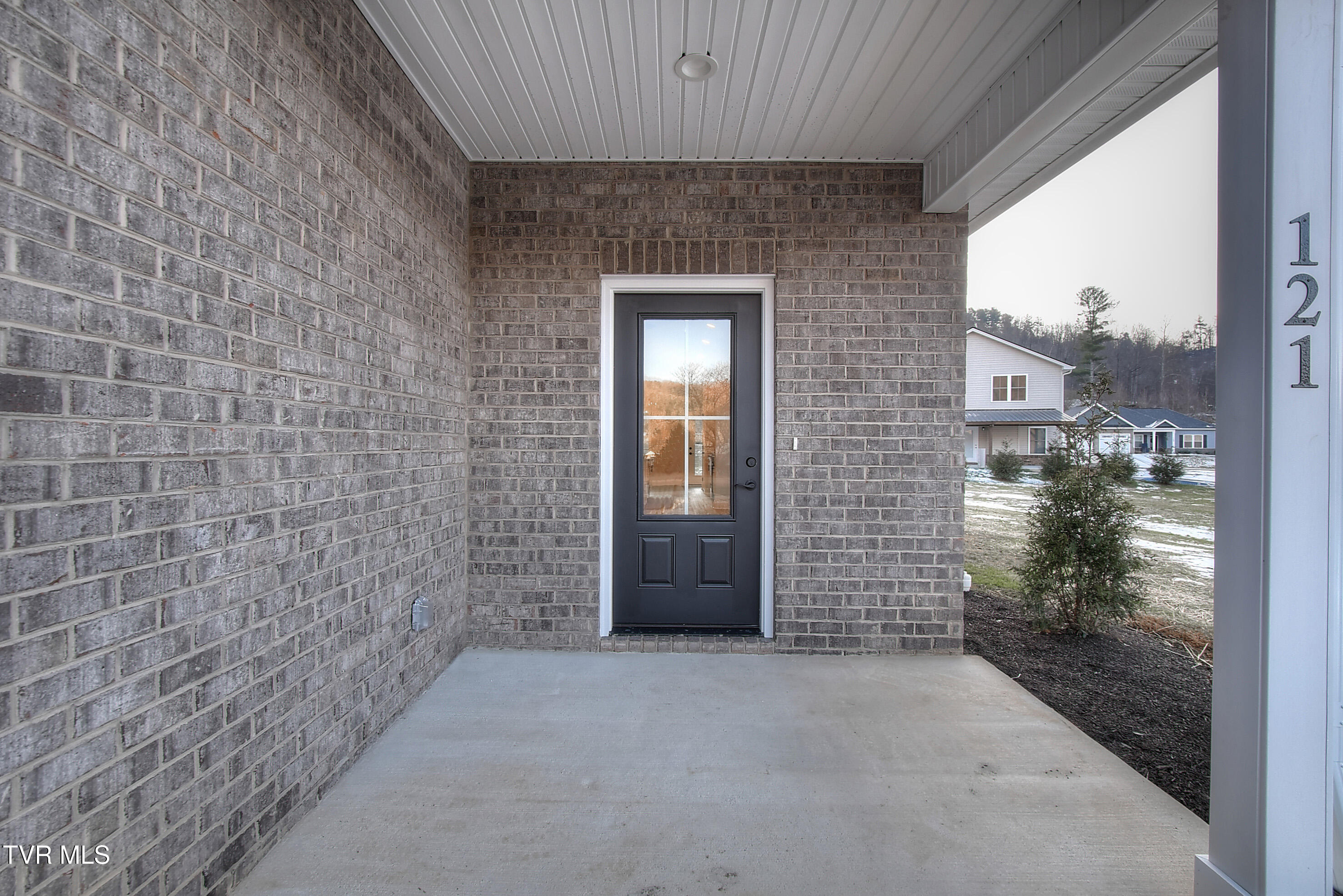 121 Ervin Loop Erwin, TN 37650 - Photo 6 of 29 6