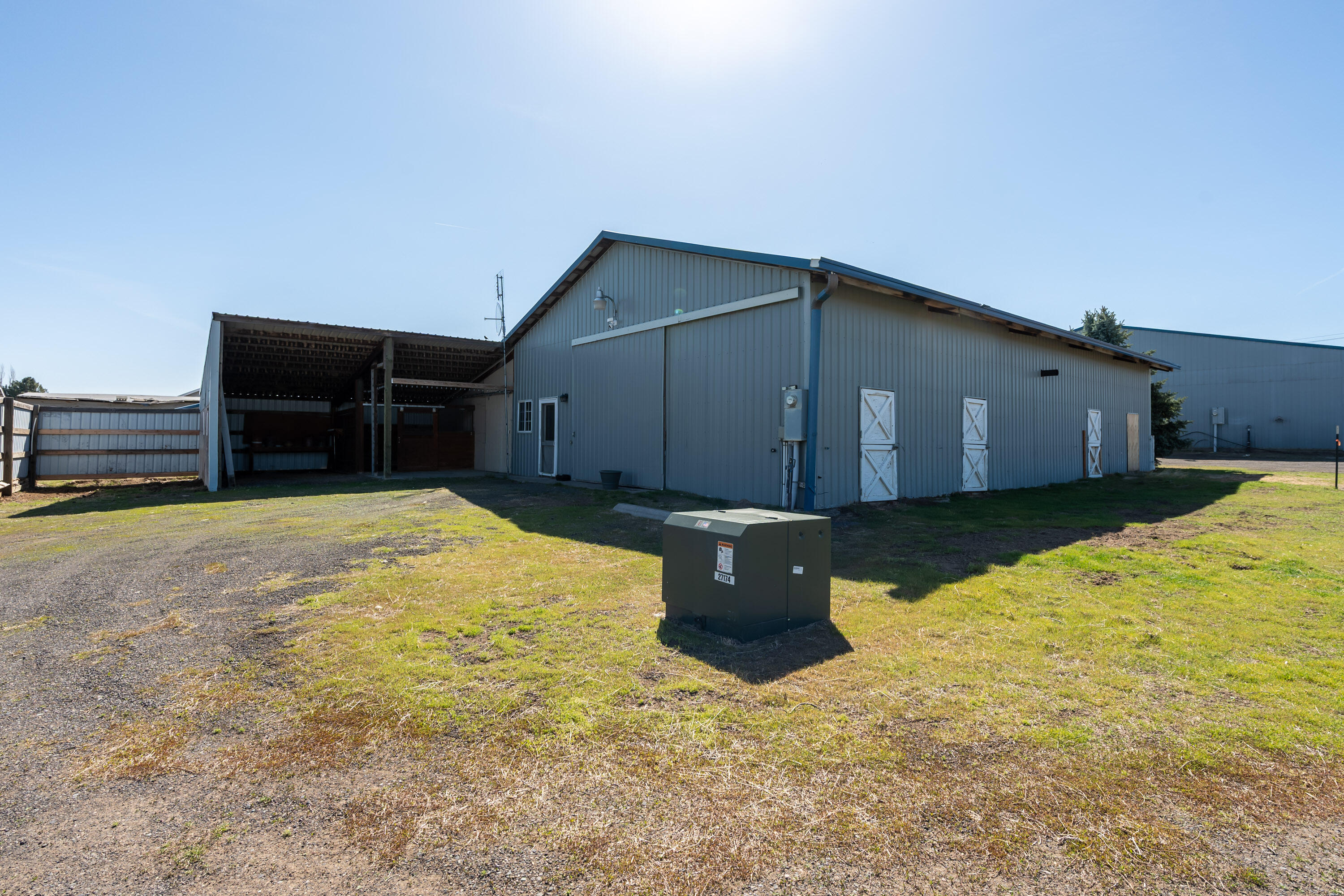 22540 Rickard Road Bend, OR 97702 - Photo 42 of 79 TPark_6328_041425-HDR