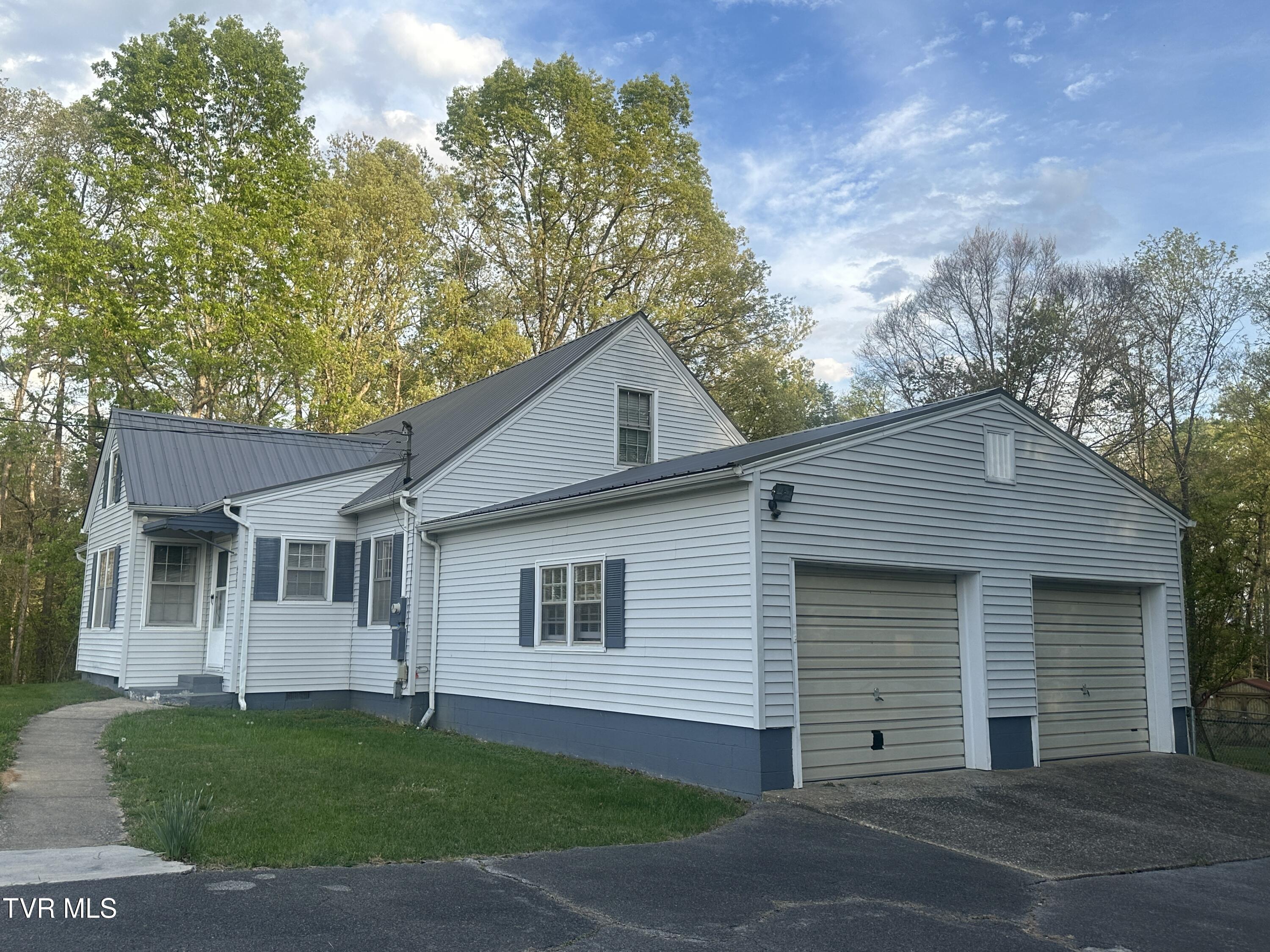 6765 Warrensburg Road Mosheim, TN 37818 - Photo 15 of 22 IMG_3548