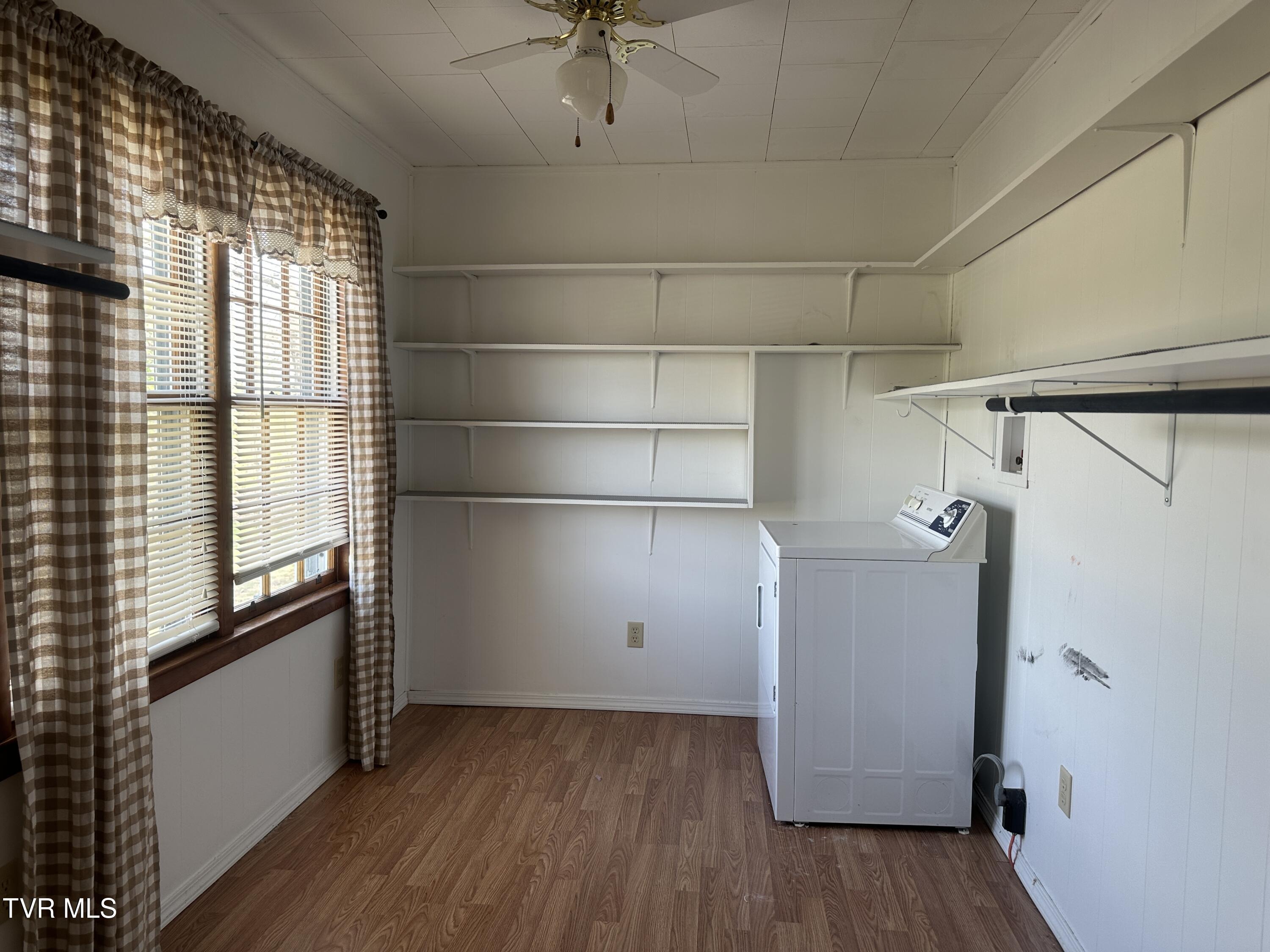 6765 Warrensburg Road Mosheim, TN 37818 - Photo 5 of 22 IMG_3472