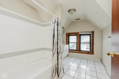 $425,000 | 2060 Central Avenue, Indianapolis, IN 46202