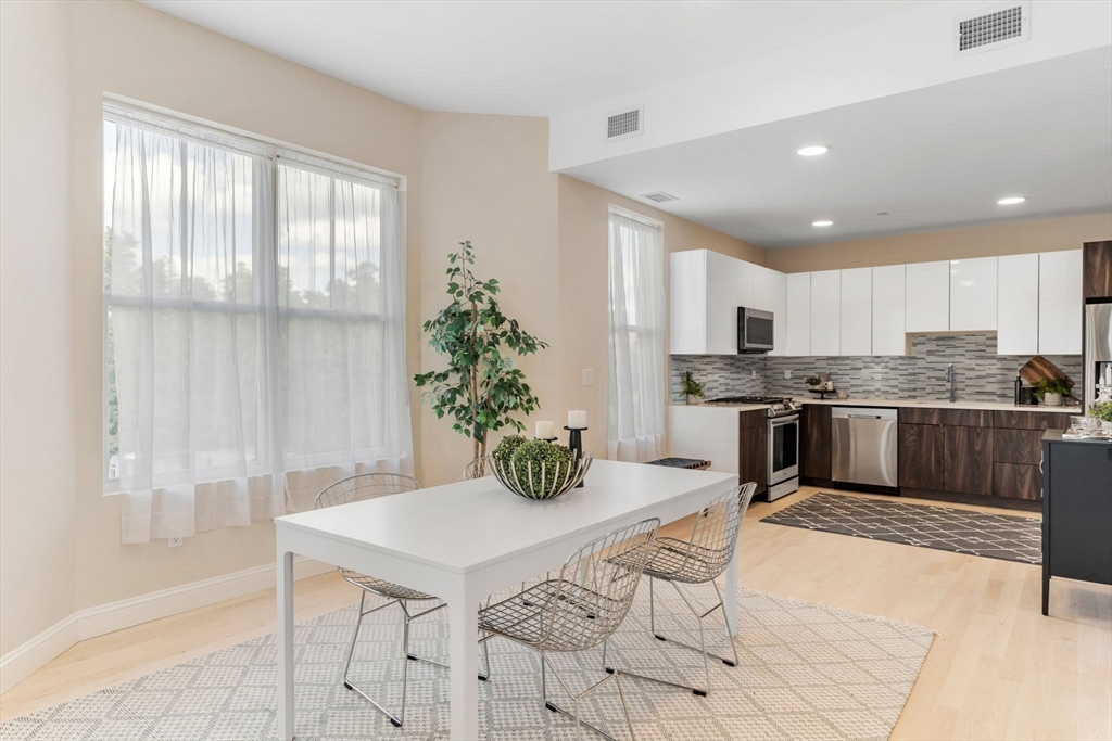 124 Warren Street, Unit 401 Boston, MA 02119 - Photo 8 of 27