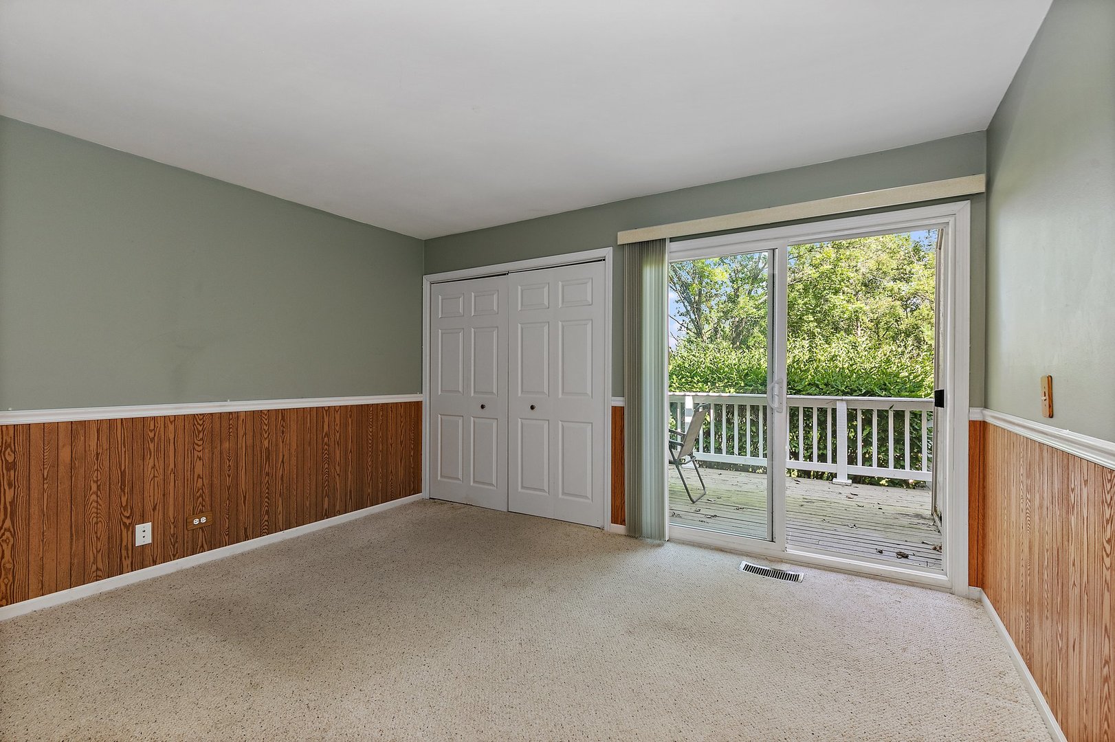 5305 North Ridgeway Road Ringwood, IL 60072 - Photo 18 of 27 a view of a livingroom with an empty space and balcony