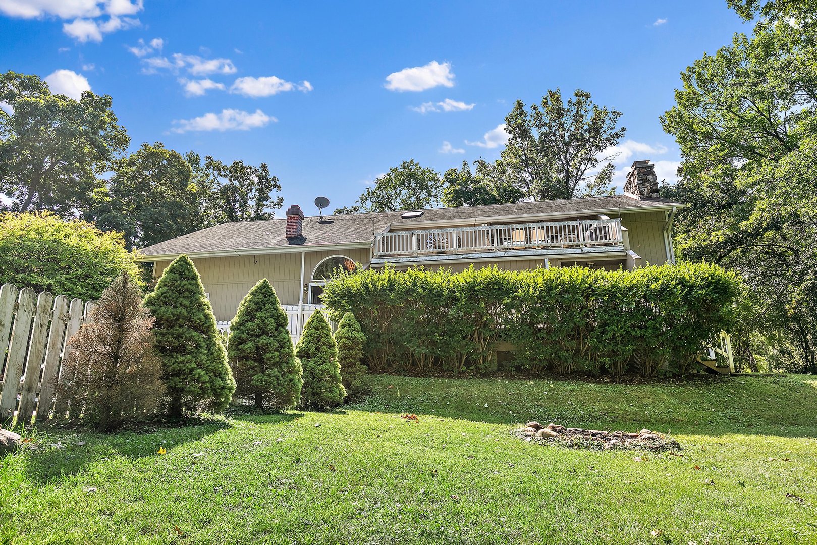 5305 North Ridgeway Road Ringwood, IL 60072 - Photo 2 of 27 a view of a house with a yard