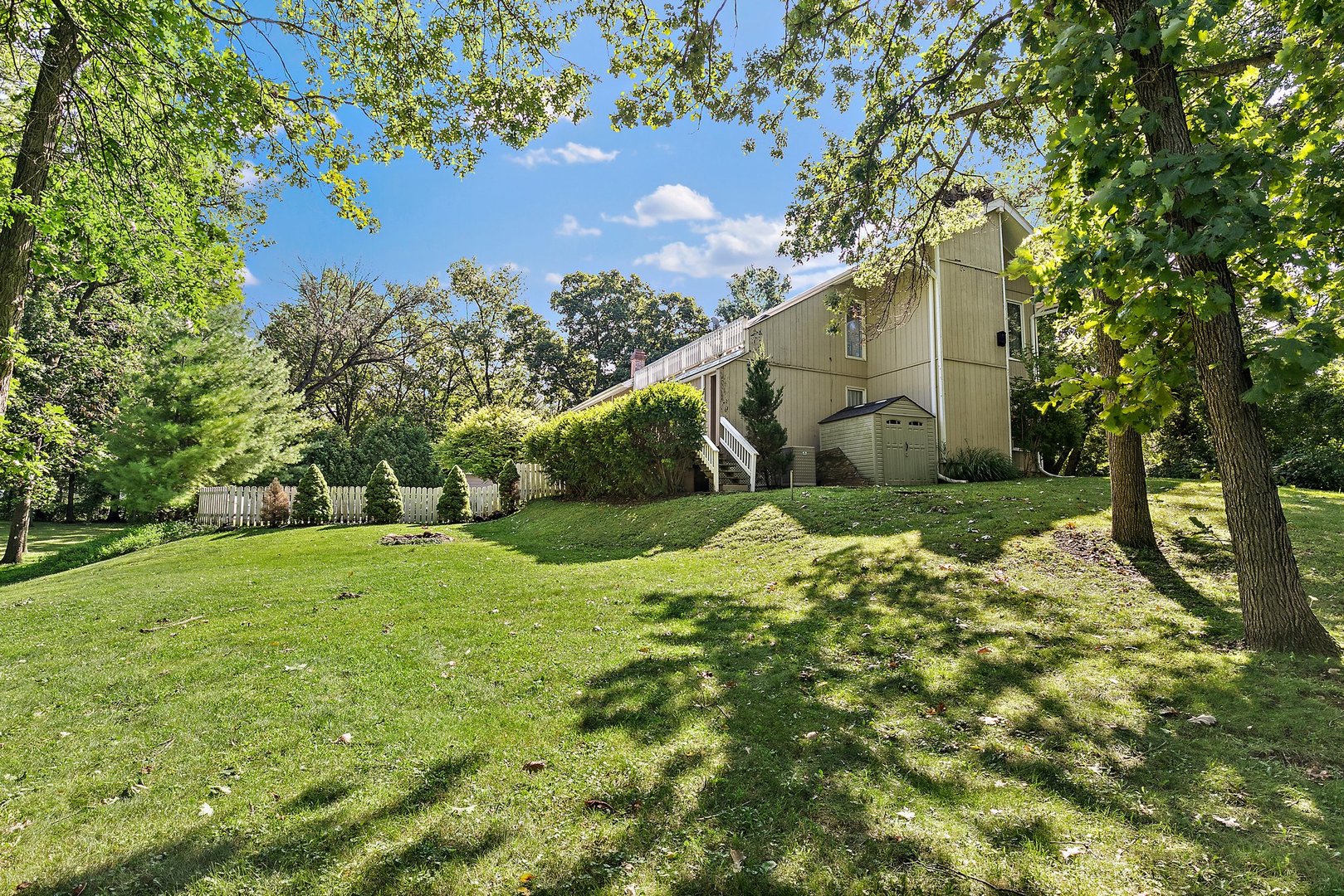 5305 North Ridgeway Road Ringwood, IL 60072 - Photo 27 of 27 a backyard of a house with lots of green space