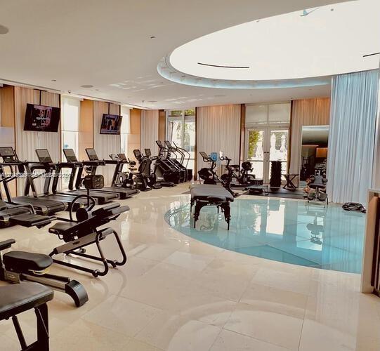 450 Alton Road, Unit 1606 Miami Beach, FL 33139 - Photo 15 of 19