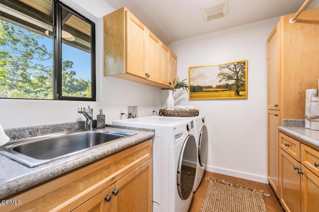 760 Laguna Road Pasadena, CA 91105 - Photo 15 of 40 Laundry Room