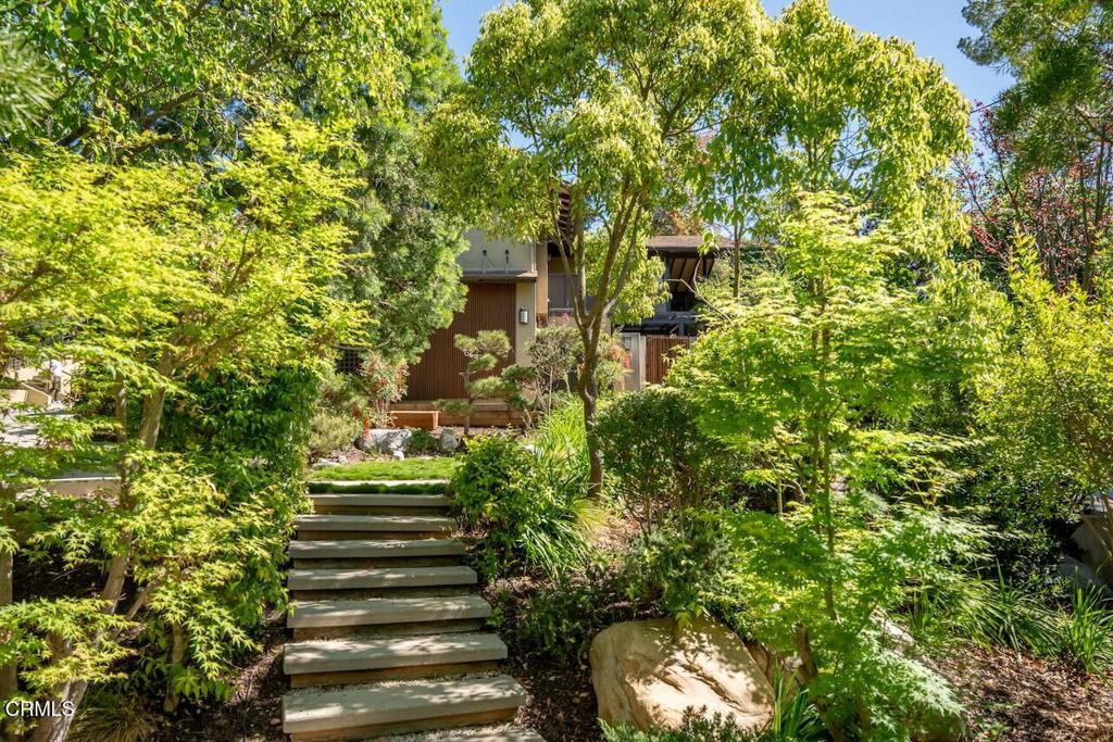 760 Laguna Road Pasadena, CA 91105 - Photo 33 of 40 Walkway 3