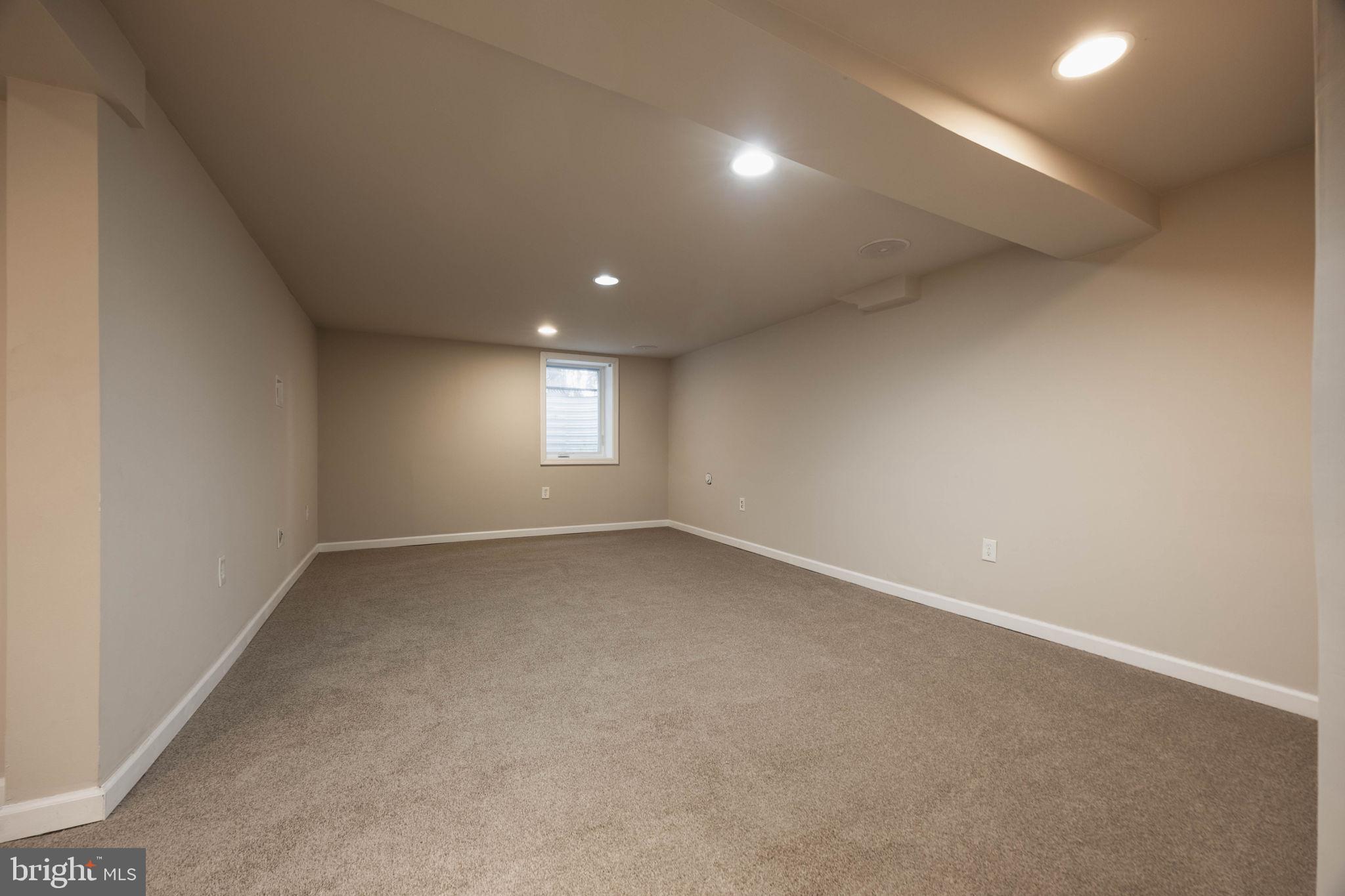 155 North Hazel Street Manheim, PA 17545 - Photo 16 of 25 Versatile space with natural light potential.