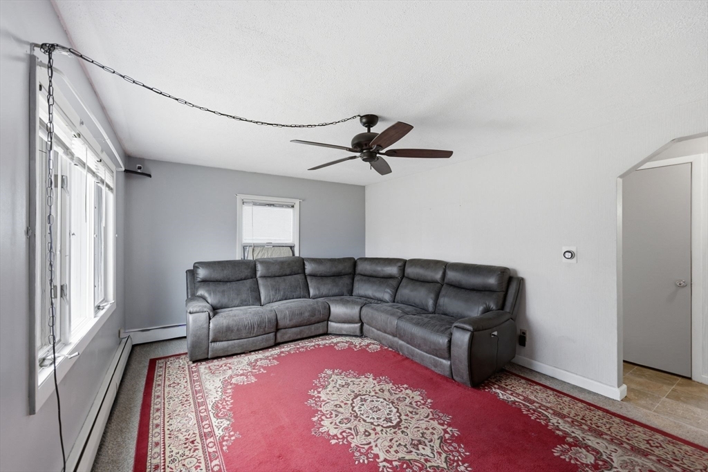 70 Warwick Road Chicopee, MA 01020 - Photo 12 of 36