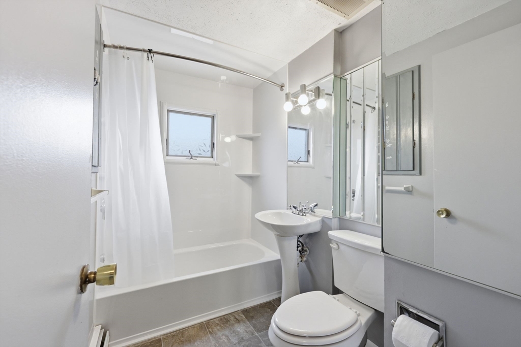 70 Warwick Road Chicopee, MA 01020 - Photo 14 of 36