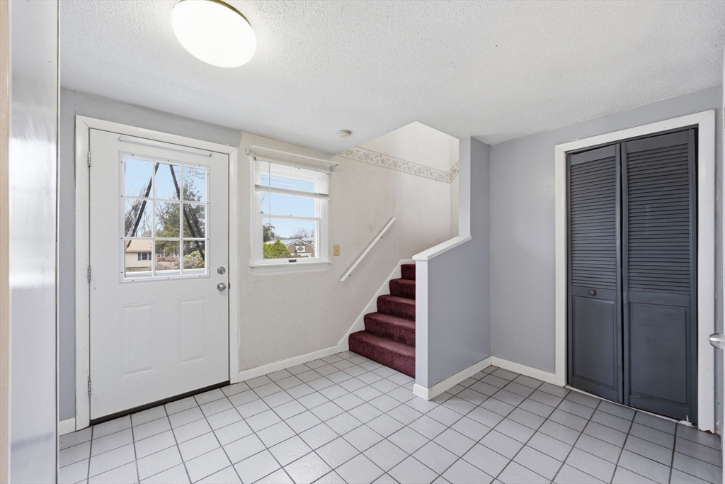 70 Warwick Road Chicopee, MA 01020 - Photo 21 of 36