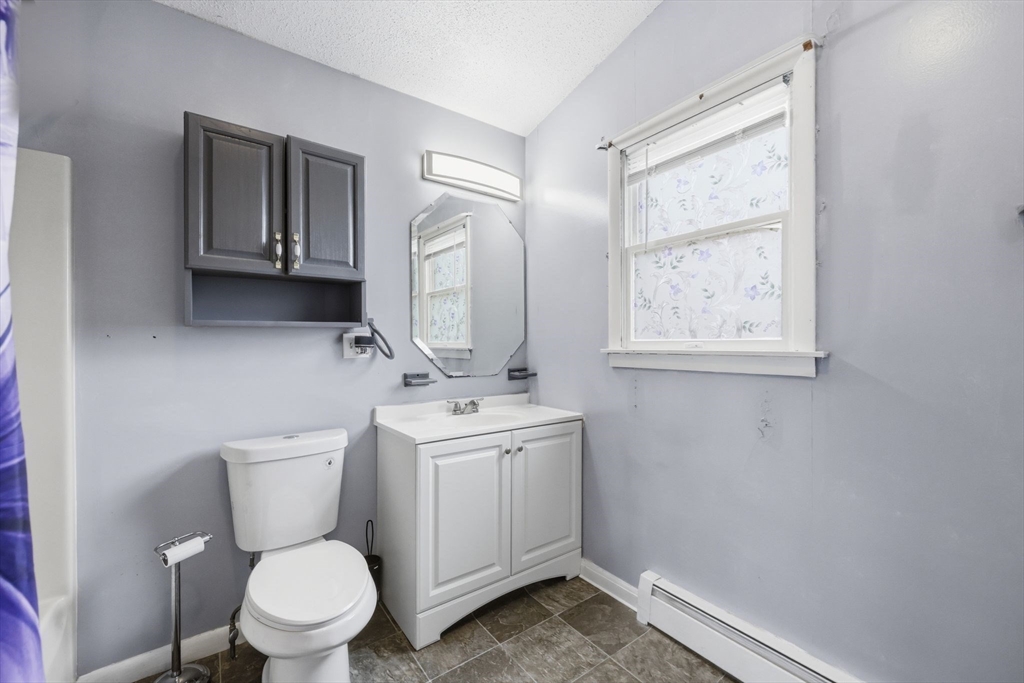 70 Warwick Road Chicopee, MA 01020 - Photo 27 of 36