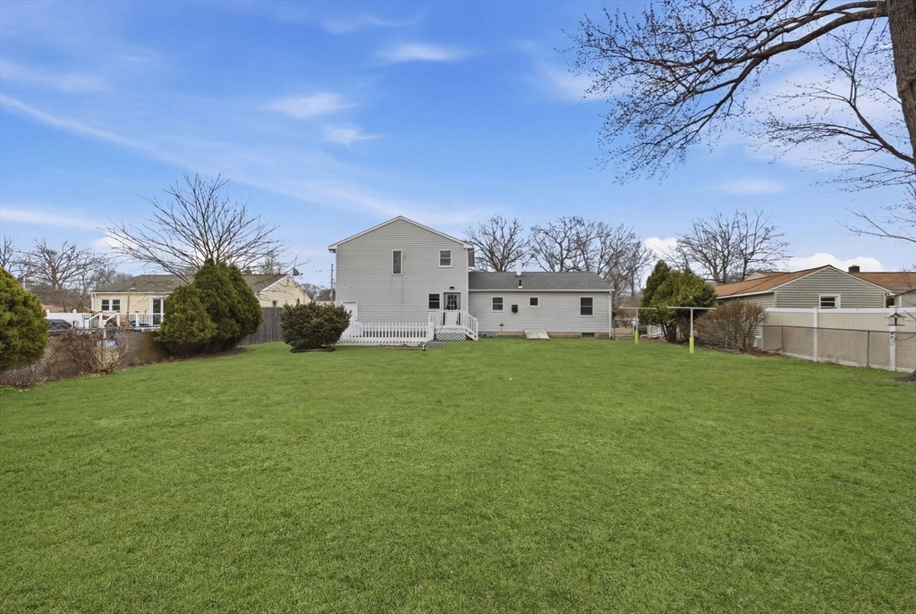 70 Warwick Road Chicopee, MA 01020 - Photo 31 of 36