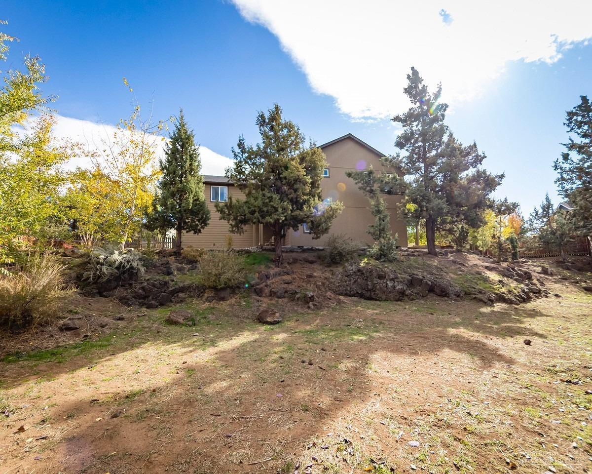21223 Keyte Road Bend, OR 97701 - Photo 3 of 23 All this space make your own Frisbee gol