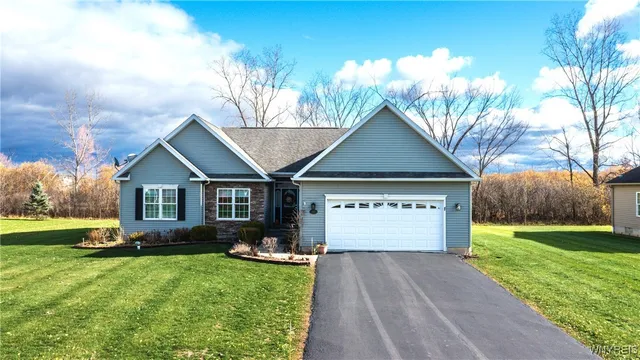 $465,000 | 6357 Vintage Court, Lockport Town, NY 14094