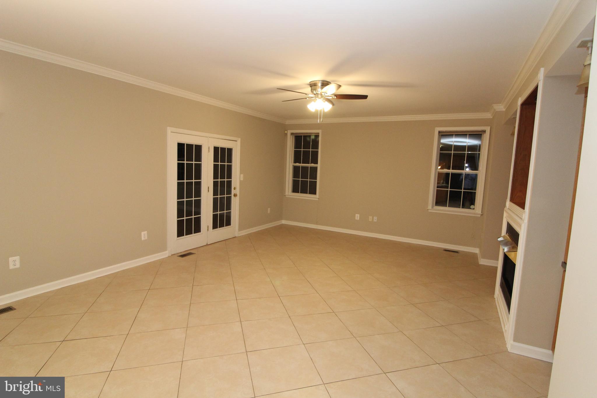 12990 Pintail Road Woodbridge, VA 22192 - Photo 12 of 37 Family Room With Builtins
