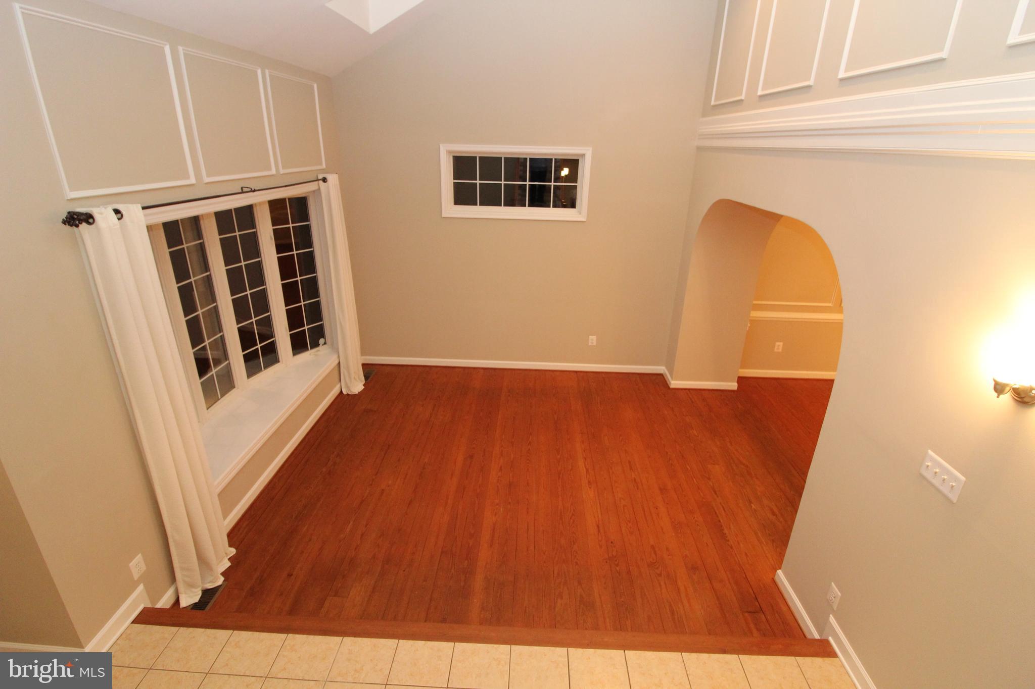 12990 Pintail Road Woodbridge, VA 22192 - Photo 3 of 37 Living Room