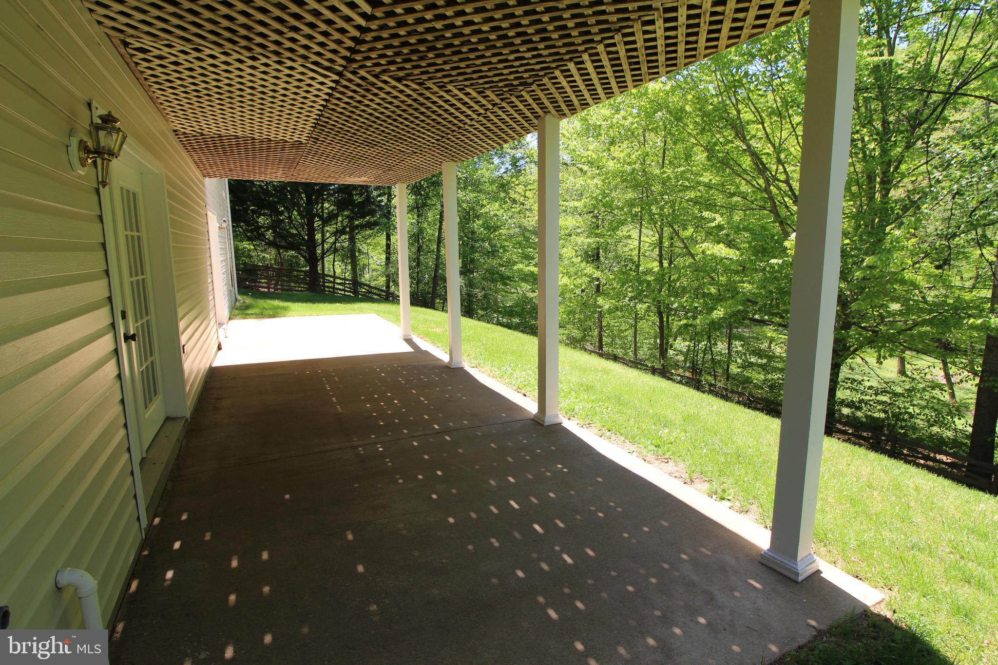 12990 Pintail Road Woodbridge, VA 22192 - Photo 36 of 37 Rear Patio