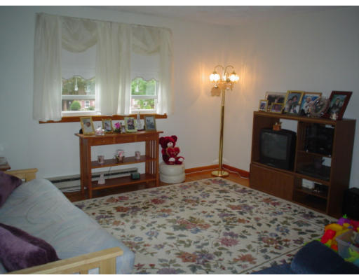 25 Marcia Road Wilmington, MA 01887 - Photo 9 of 12 Gallery Image 9