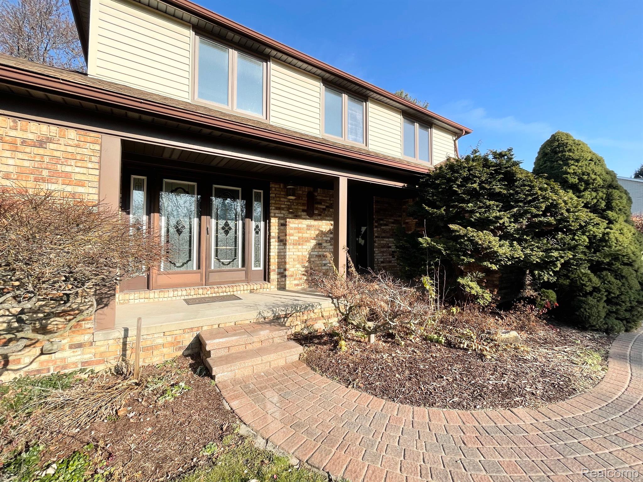 5009 Aintree Road Rochester, MI 48306 - Photo 5 of 41 Brick paver walkway