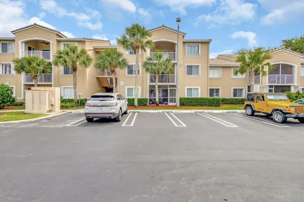 $345,000 | 260 Village Boulevard, Unit 5303, Tequesta, FL 33469