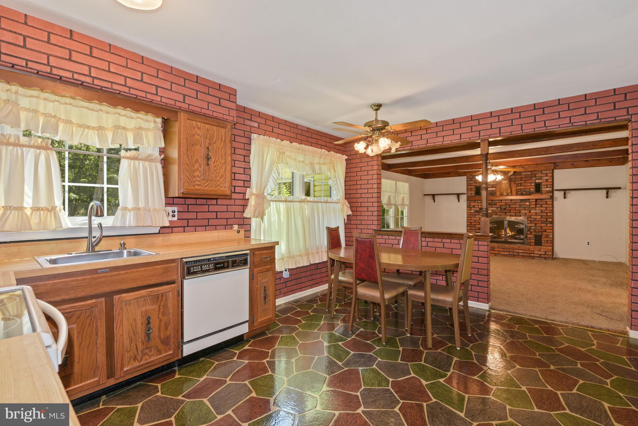 12 Wimbeldon Way Tabernacle, NJ 08088 - Photo 12 of 35 Amazing kitchen, spotless with a family room view.