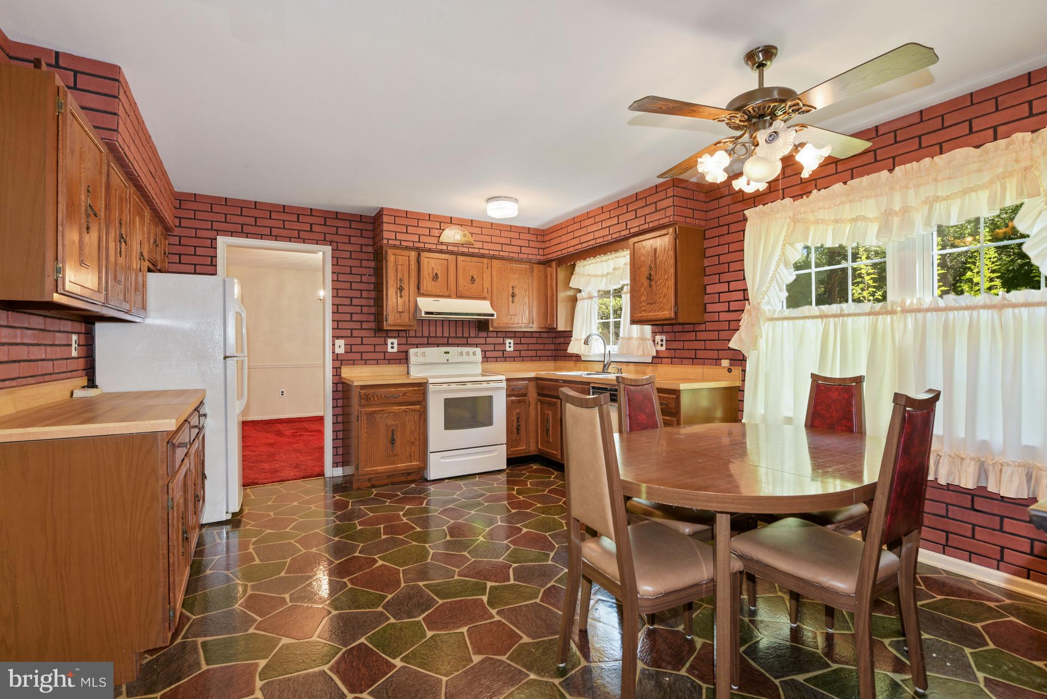 12 Wimbeldon Way Tabernacle, NJ 08088 - Photo 16 of 35 Lots of sunlight ....