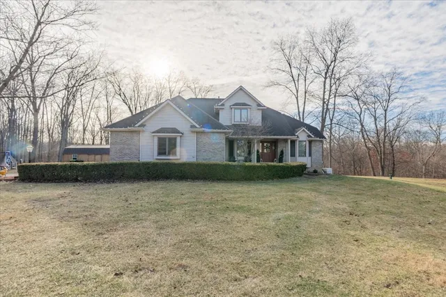 $469,900 | 5000 Silverado Lane, Clinton, IL 61727