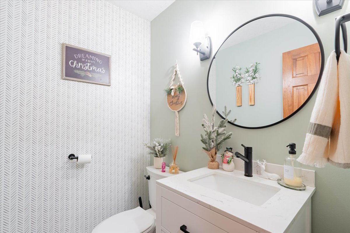 5000 Silverado Lane Clinton, IL 61727 - Photo 16 of 57