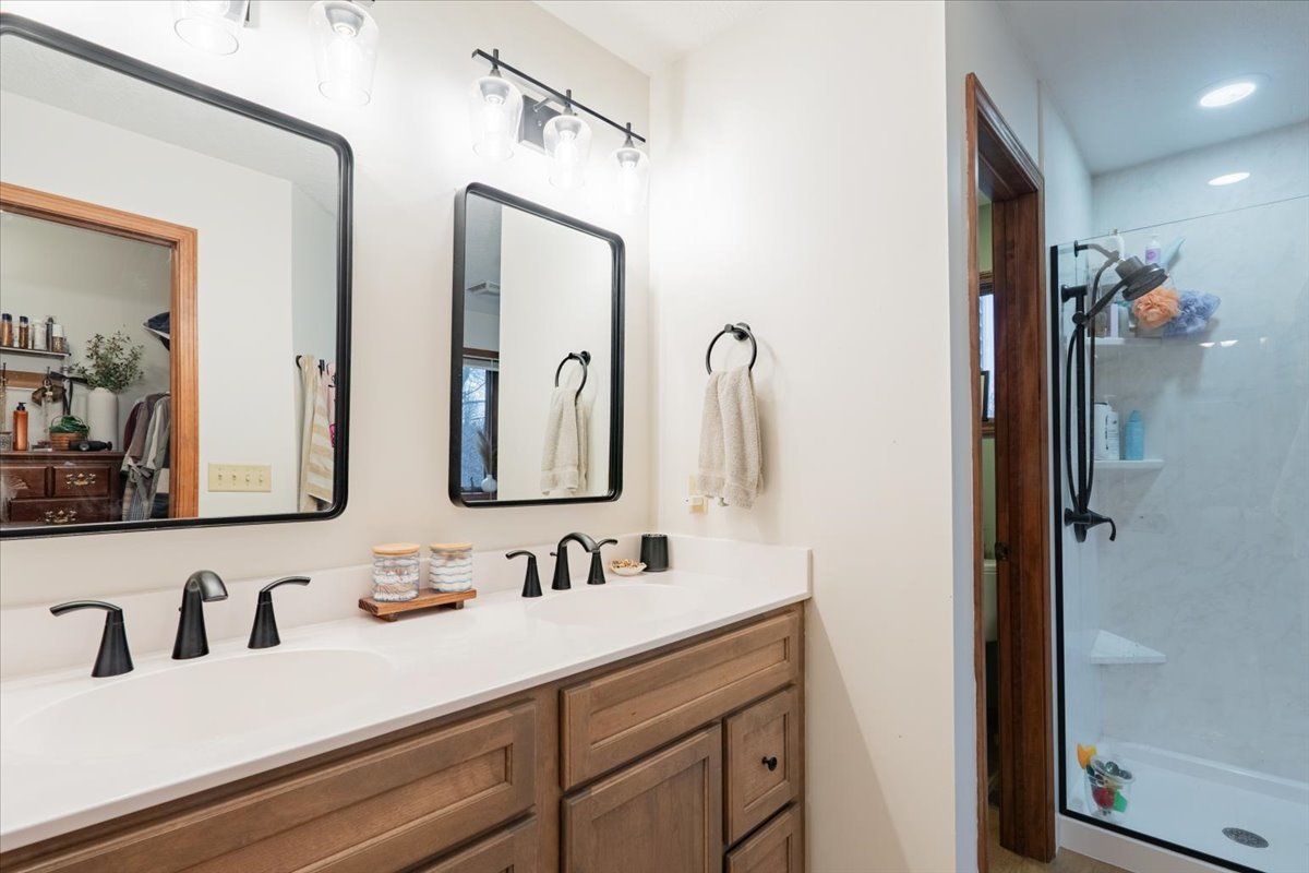 5000 Silverado Lane Clinton, IL 61727 - Photo 19 of 57