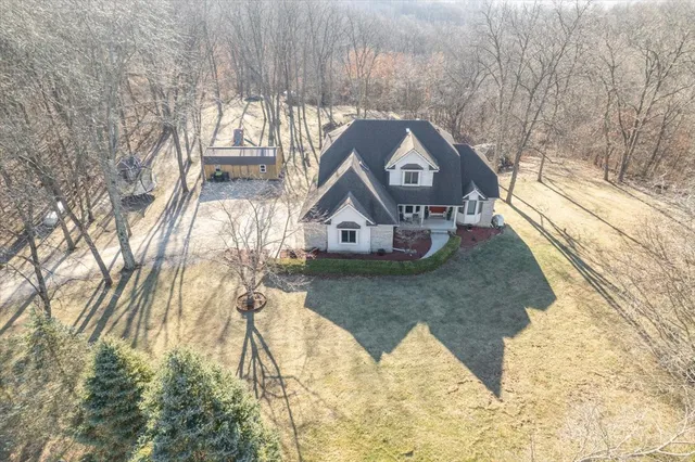 $469,900 | 5000 Silverado Lane, Clinton, IL 61727