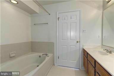5099 Columbia Road, Unit 1619 Columbia, MD 21044 - Photo 20 of 28 Spa-Like Master Bath
