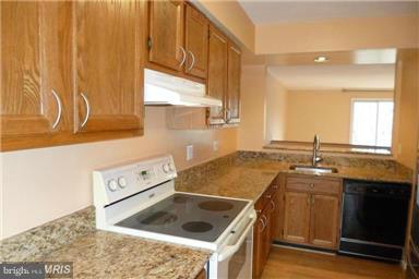 5099 Columbia Road, Unit 1619 Columbia, MD 21044 - Photo 4 of 28 Kitchen