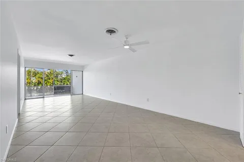 $349,900 | 820 Ketch Drive, Unit 7, Naples, FL 34103